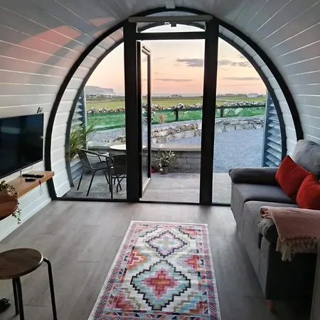 Chalet Hillside Hideaway *